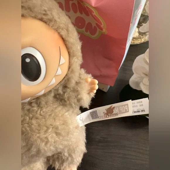 Authentic Labubu Exciting Macaron Toffee - Picture 4 of 10